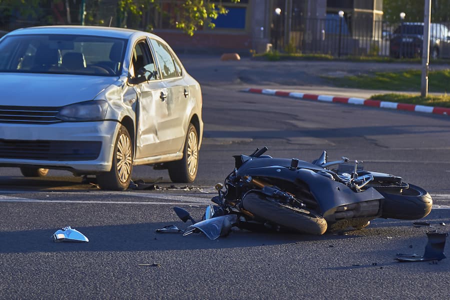 ​Do Motorcycles Stop Faster than Cars?